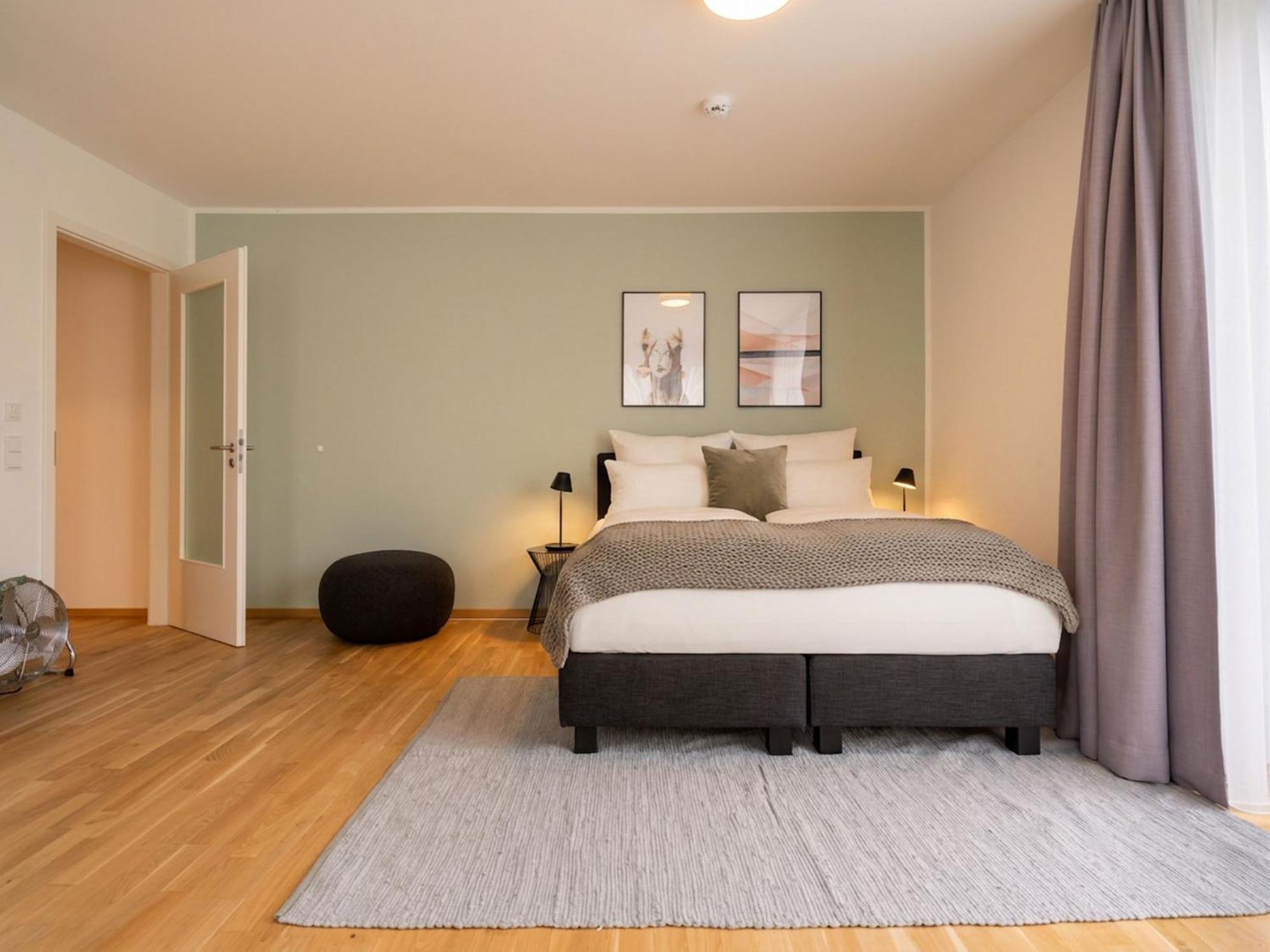 Suite XL with balcony and courtyard view
